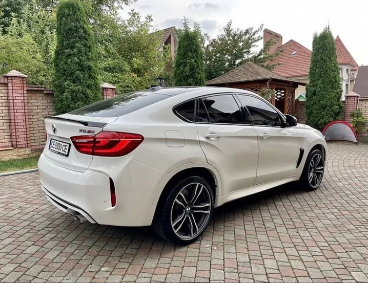 BMW X6 - фото 1