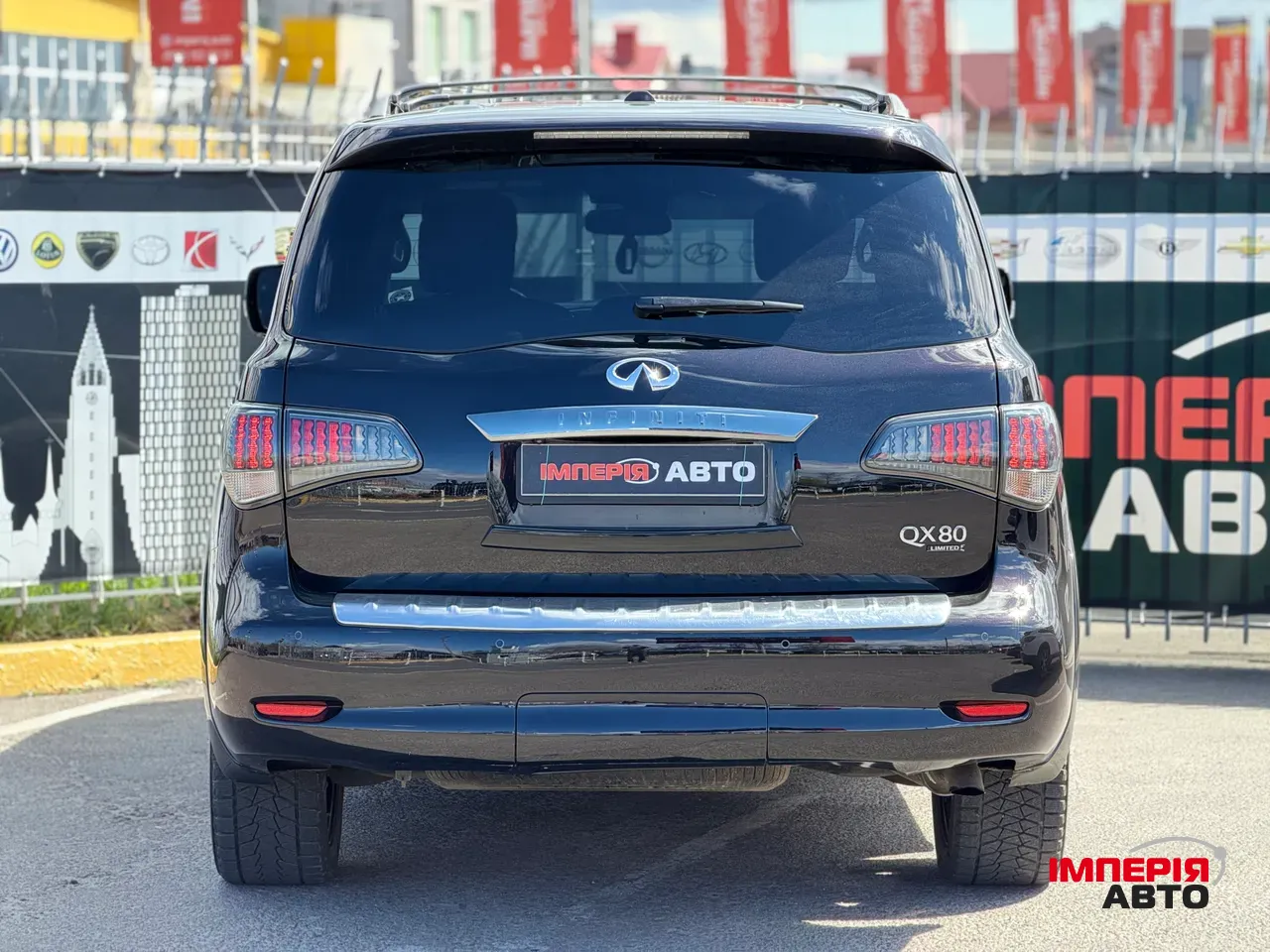 Infiniti QX80 - фото 2