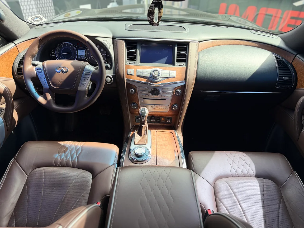 Infiniti QX80 - фото 7