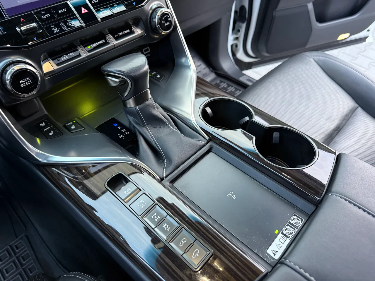 Lexus LX - фото 20