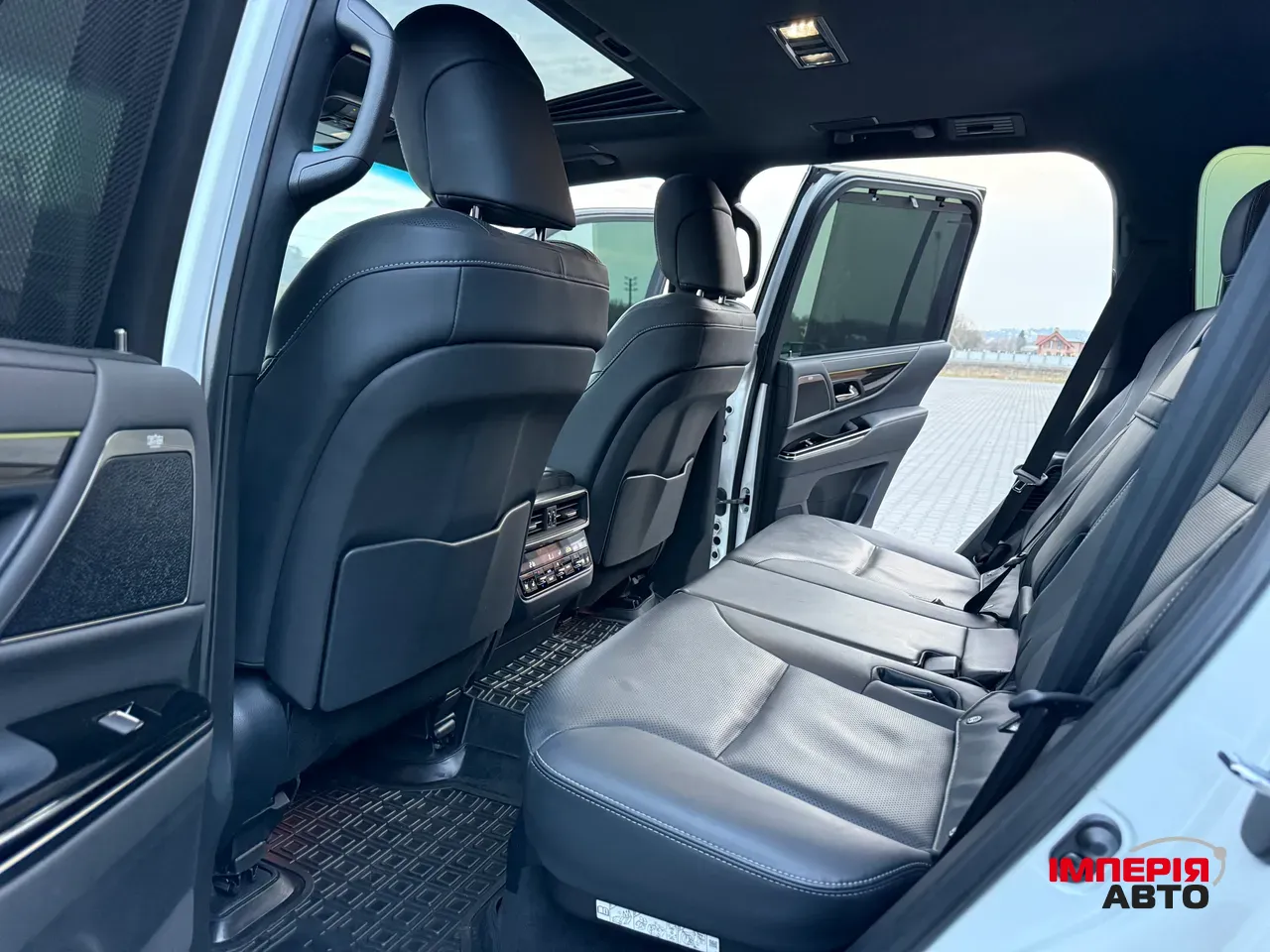 Lexus LX - фото 33