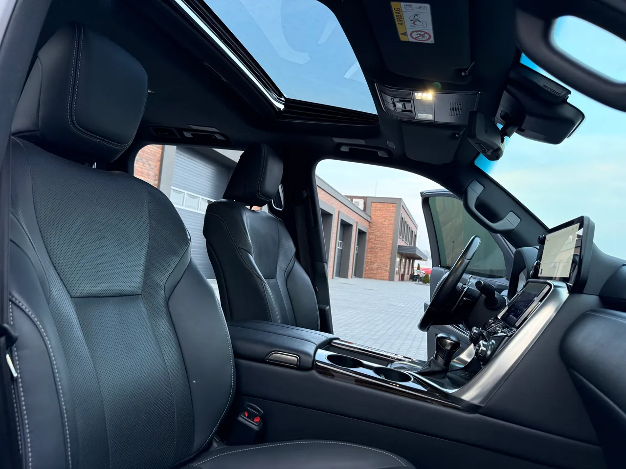 Lexus LX - фото 27