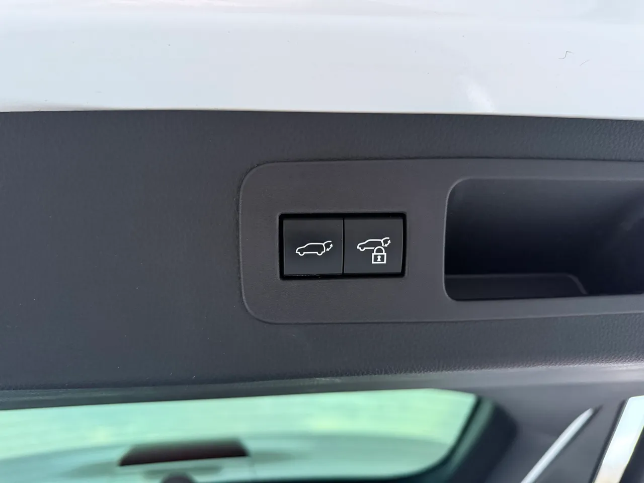 Lexus LX - фото 35