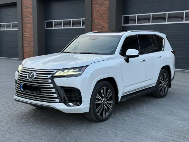 Lexus LX - фото 1