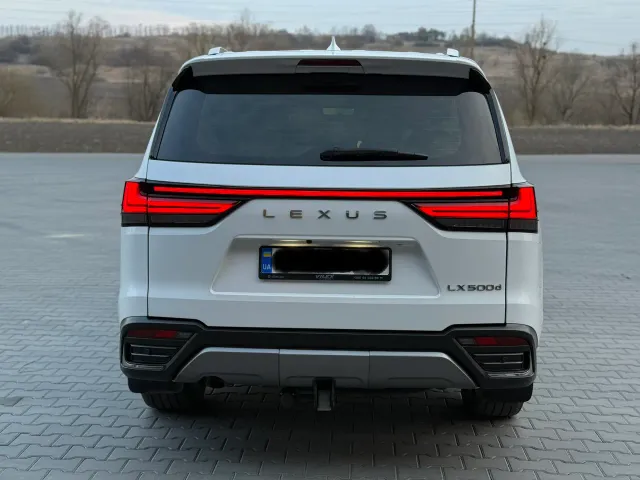 Lexus LX - фото 4