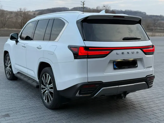 Lexus LX - фото 3