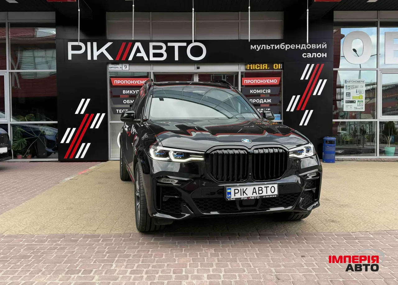 BMW X7 - фото 1
