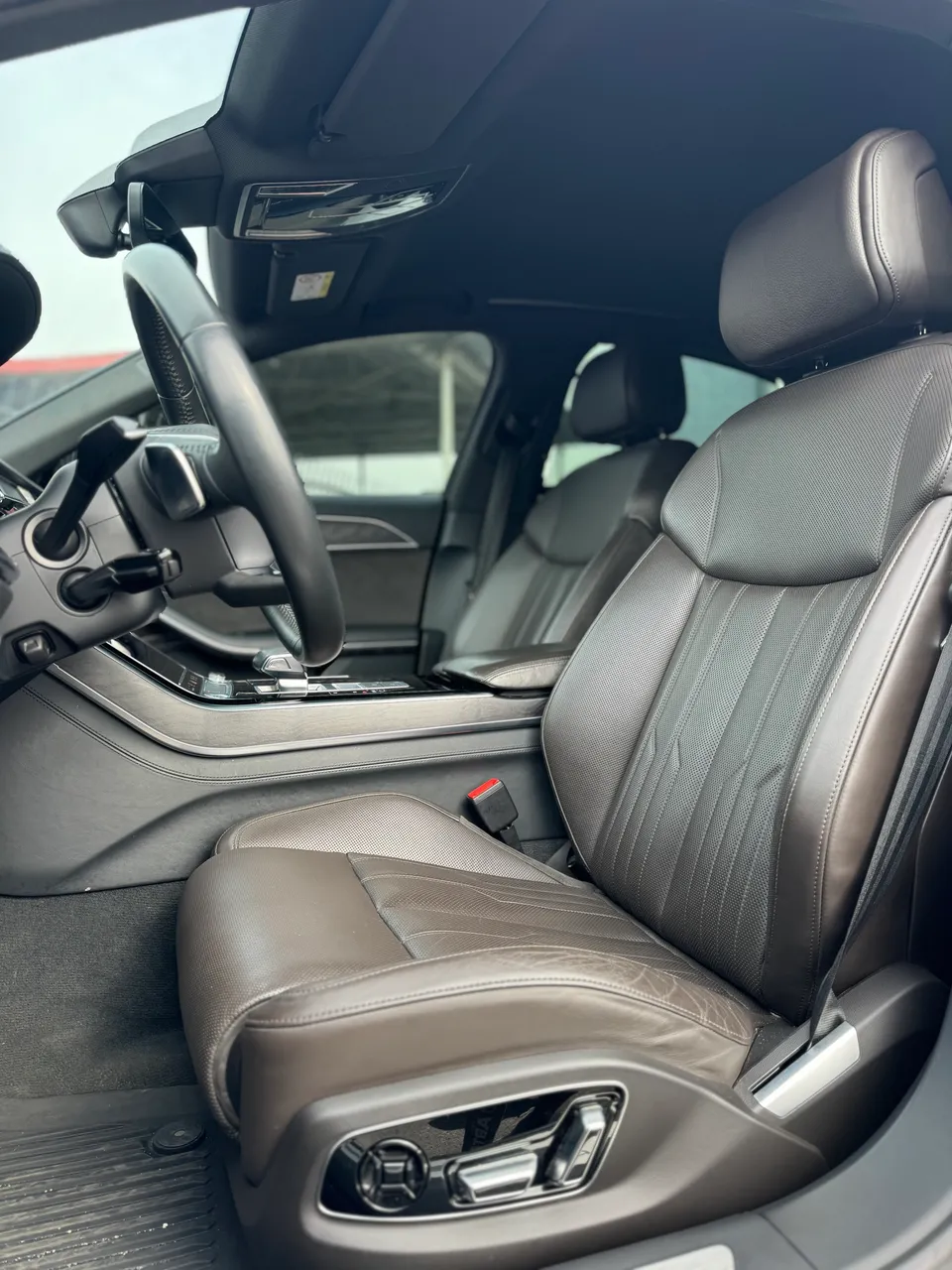 Audi A8 - фото 6