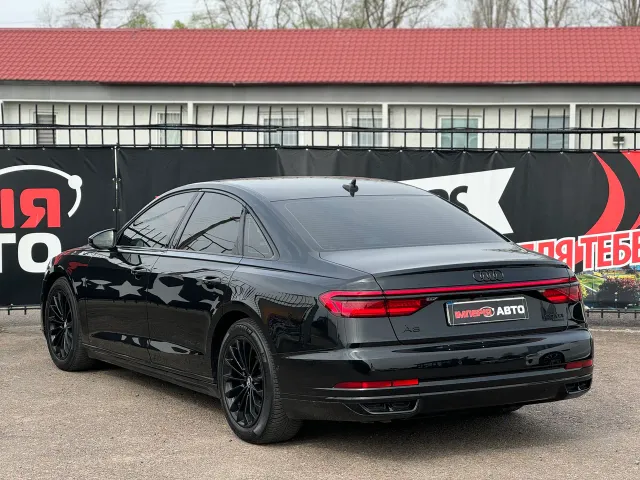 Audi A8 - фото 5