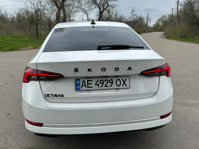 Skoda Octavia - фото 3