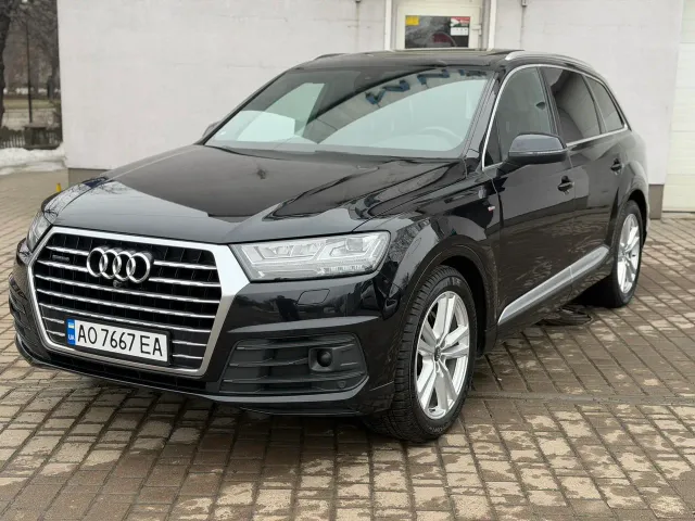 Audi Q7 - фото 1