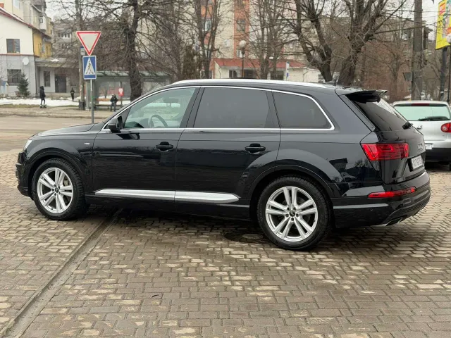Audi Q7 - фото 2