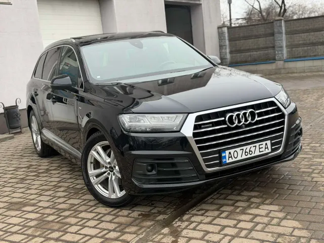 Audi Q7 - фото 5