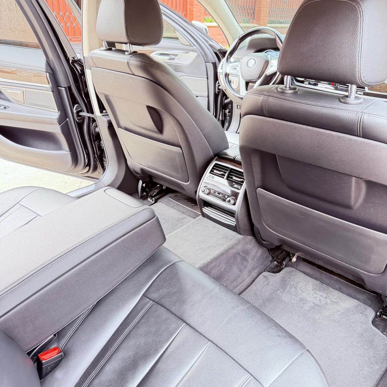 BMW 7 серії - фото 14