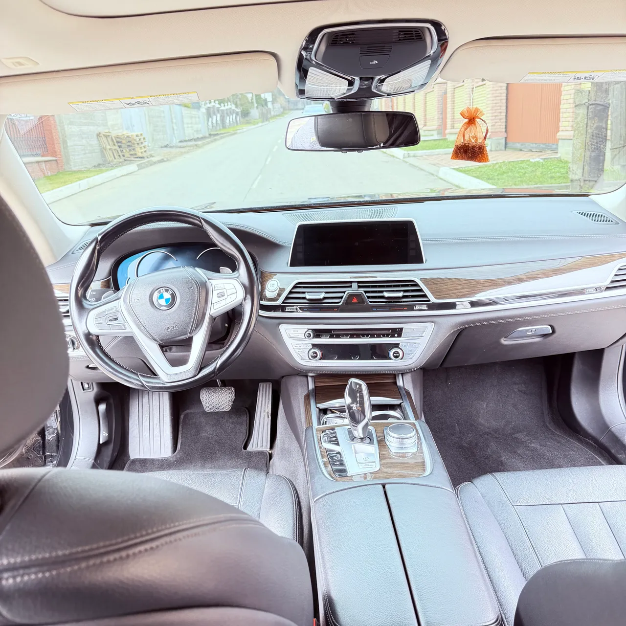 BMW 7 серії - фото 23