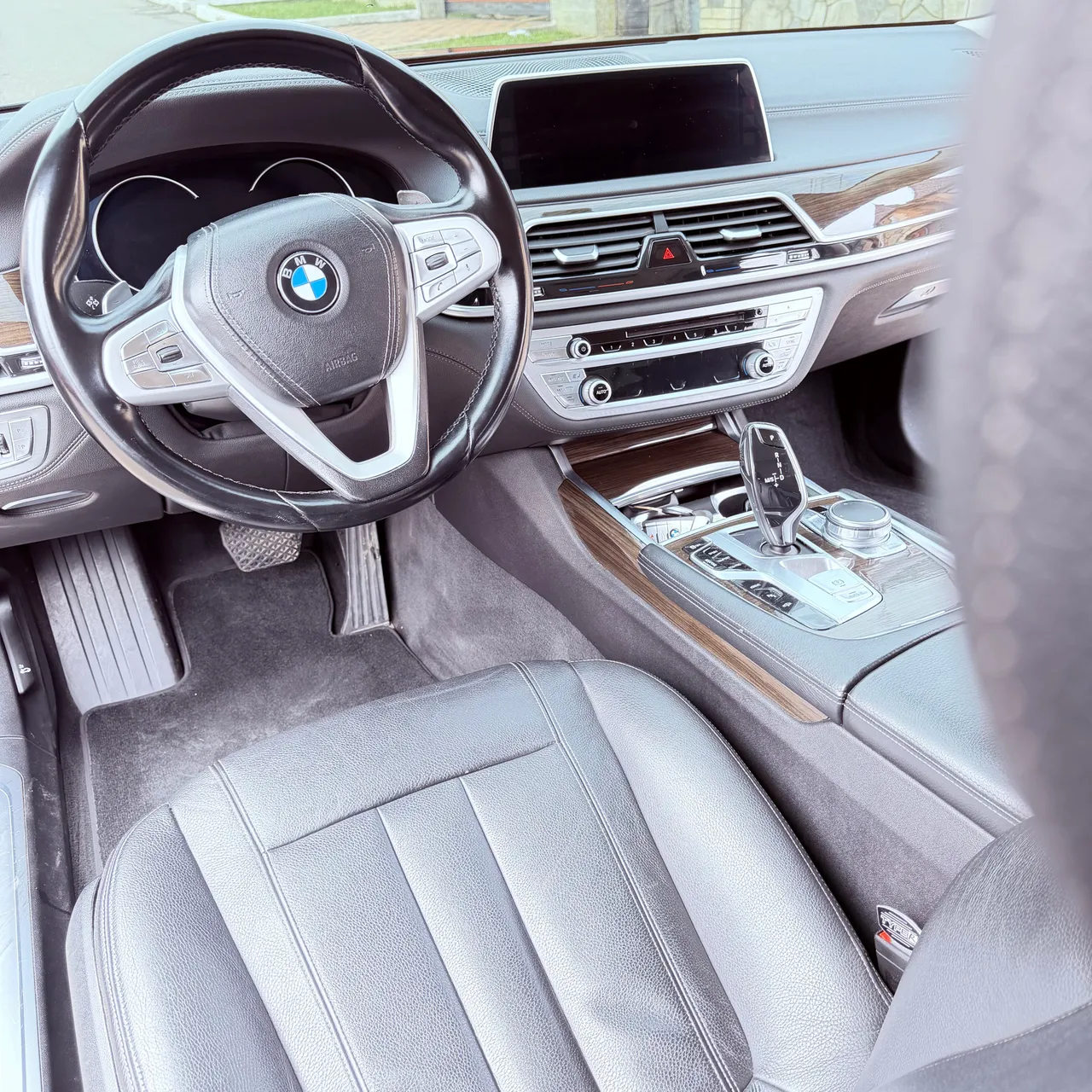 BMW 7 серії - фото 20