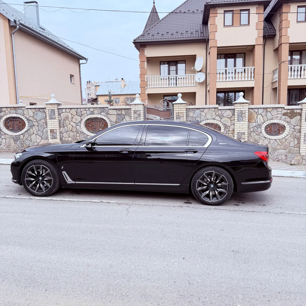 BMW 7 серії - фото 11