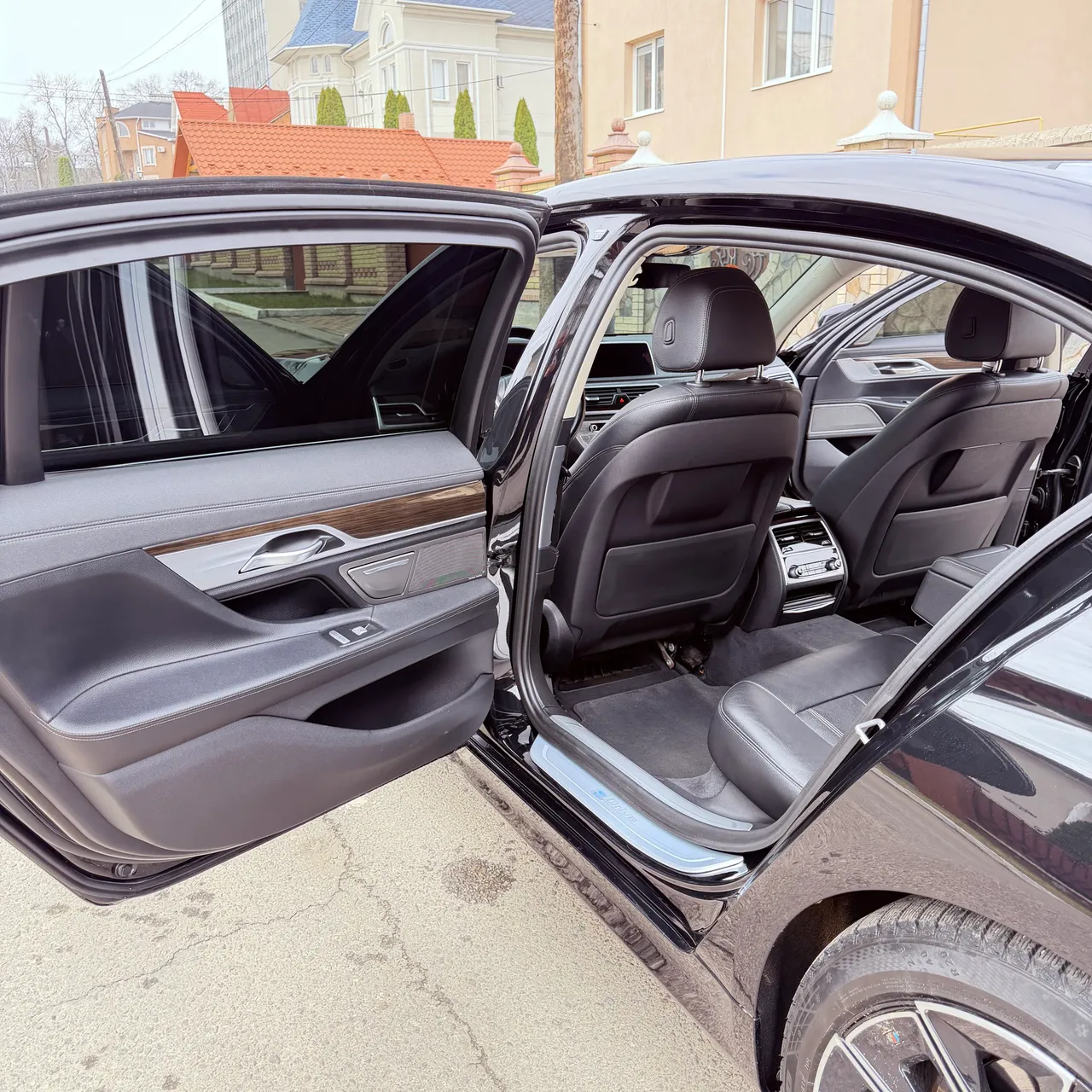 BMW 7 серії - фото 17