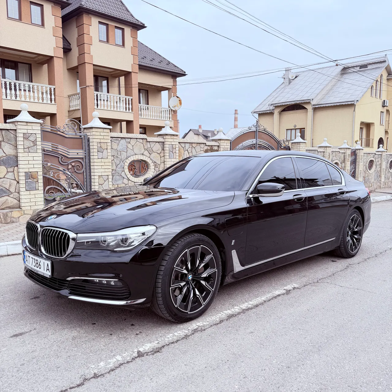 BMW 7 серії - фото 2