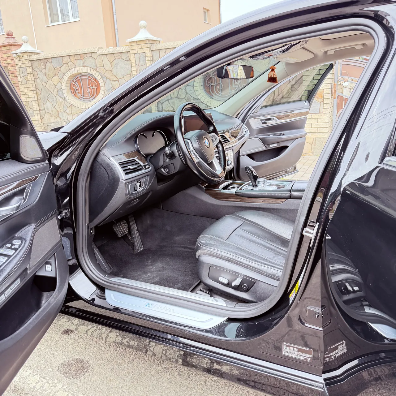 BMW 7 серії - фото 21