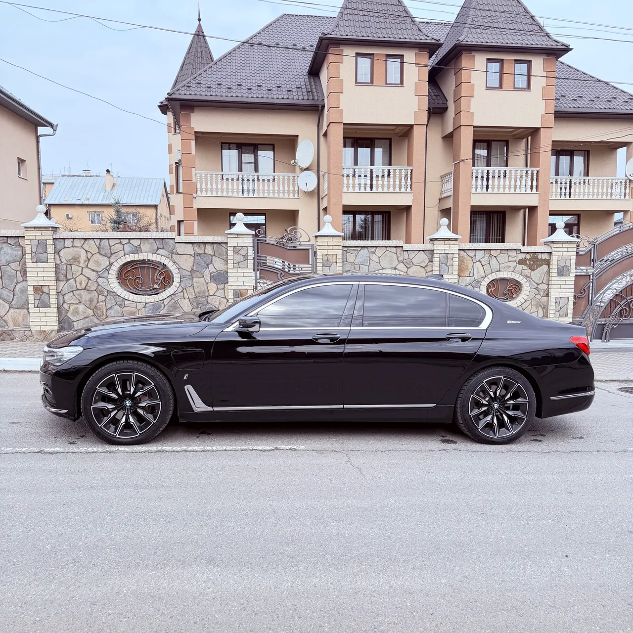 BMW 7 серії - фото 12