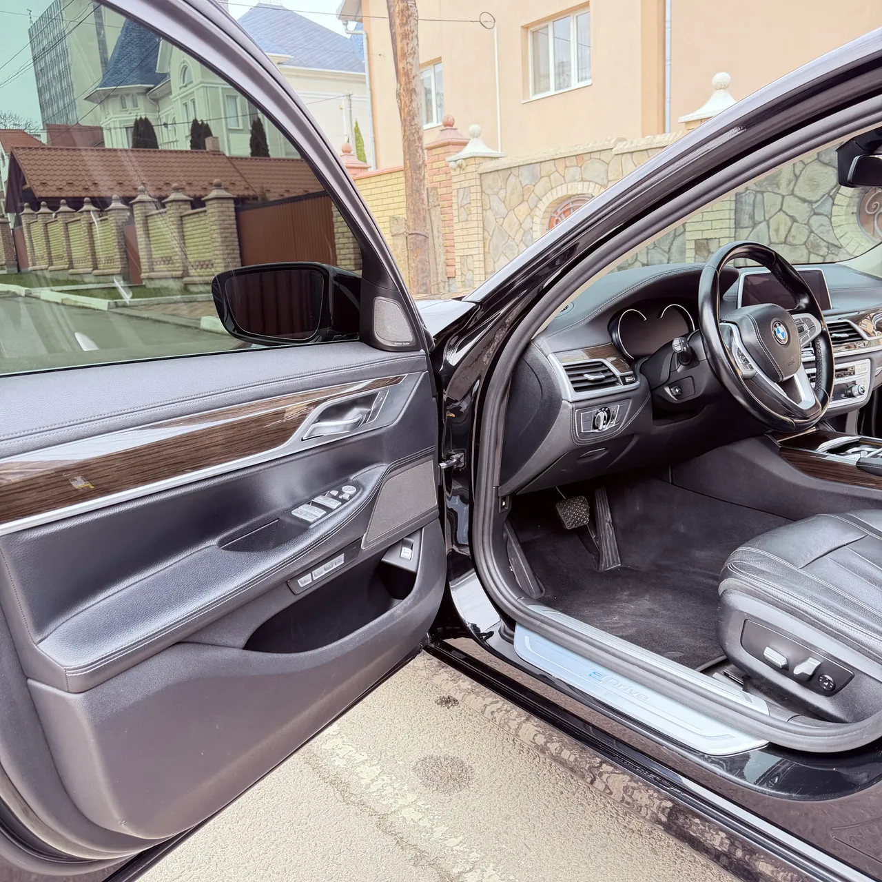 BMW 7 серії - фото 22