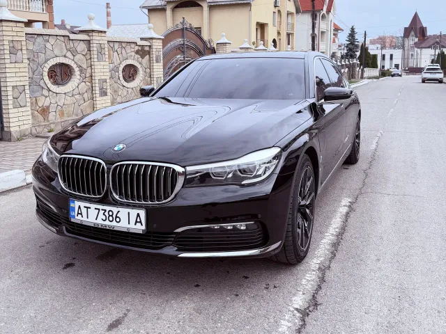 BMW 7 серії - фото 1