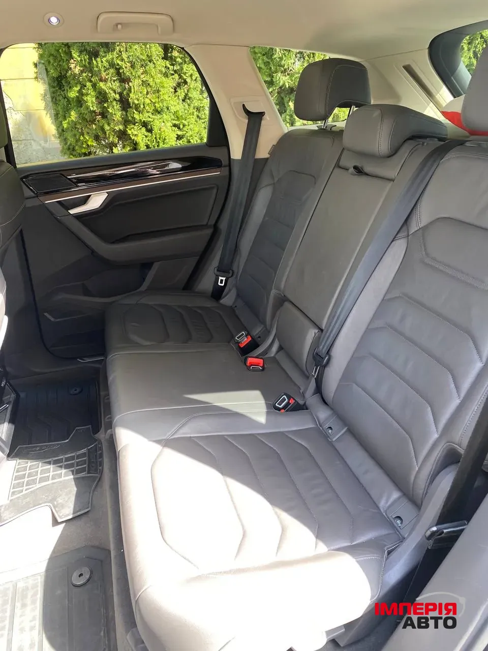 Volkswagen Touareg - фото 13
