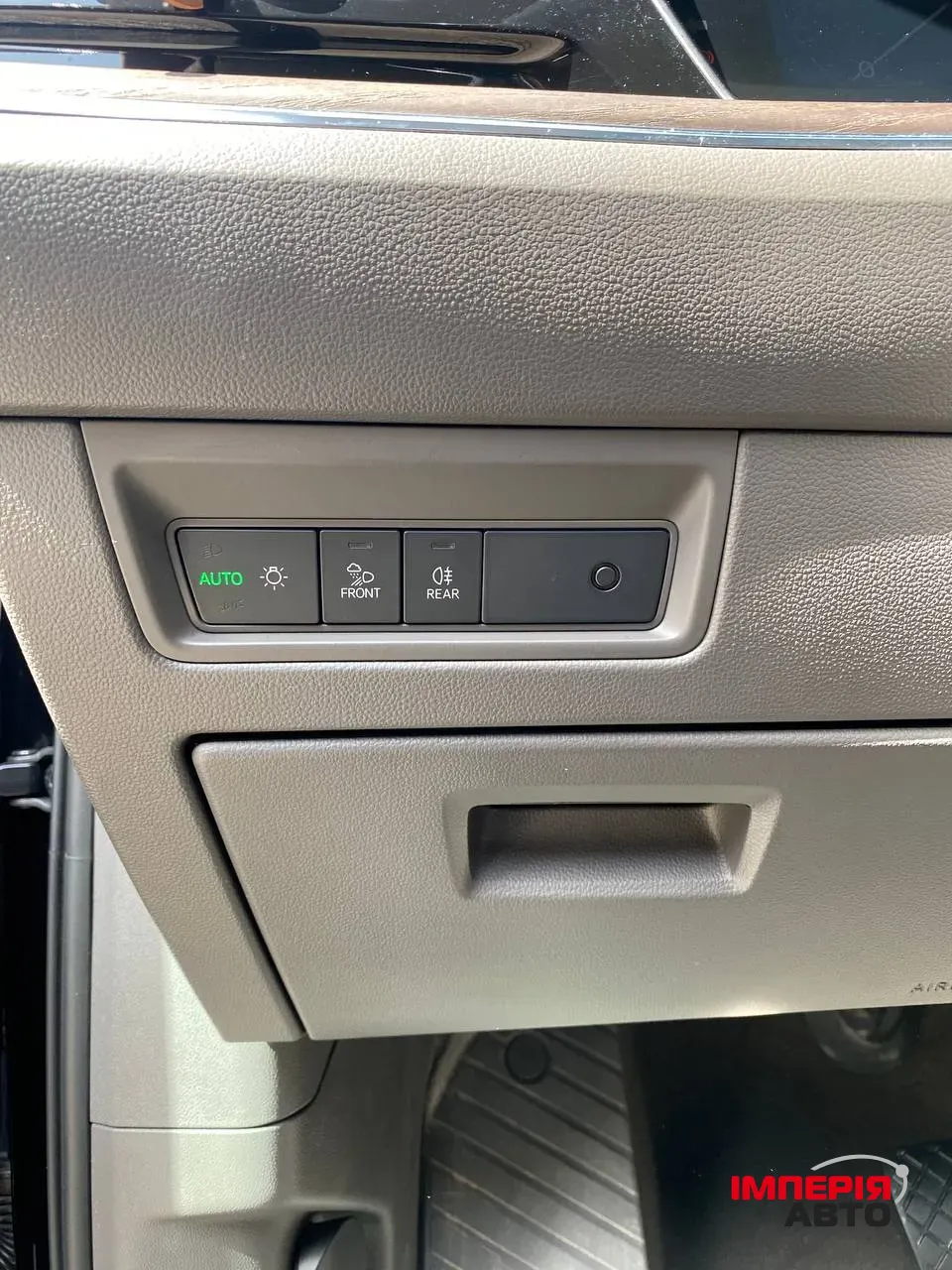 Volkswagen Touareg - фото 10