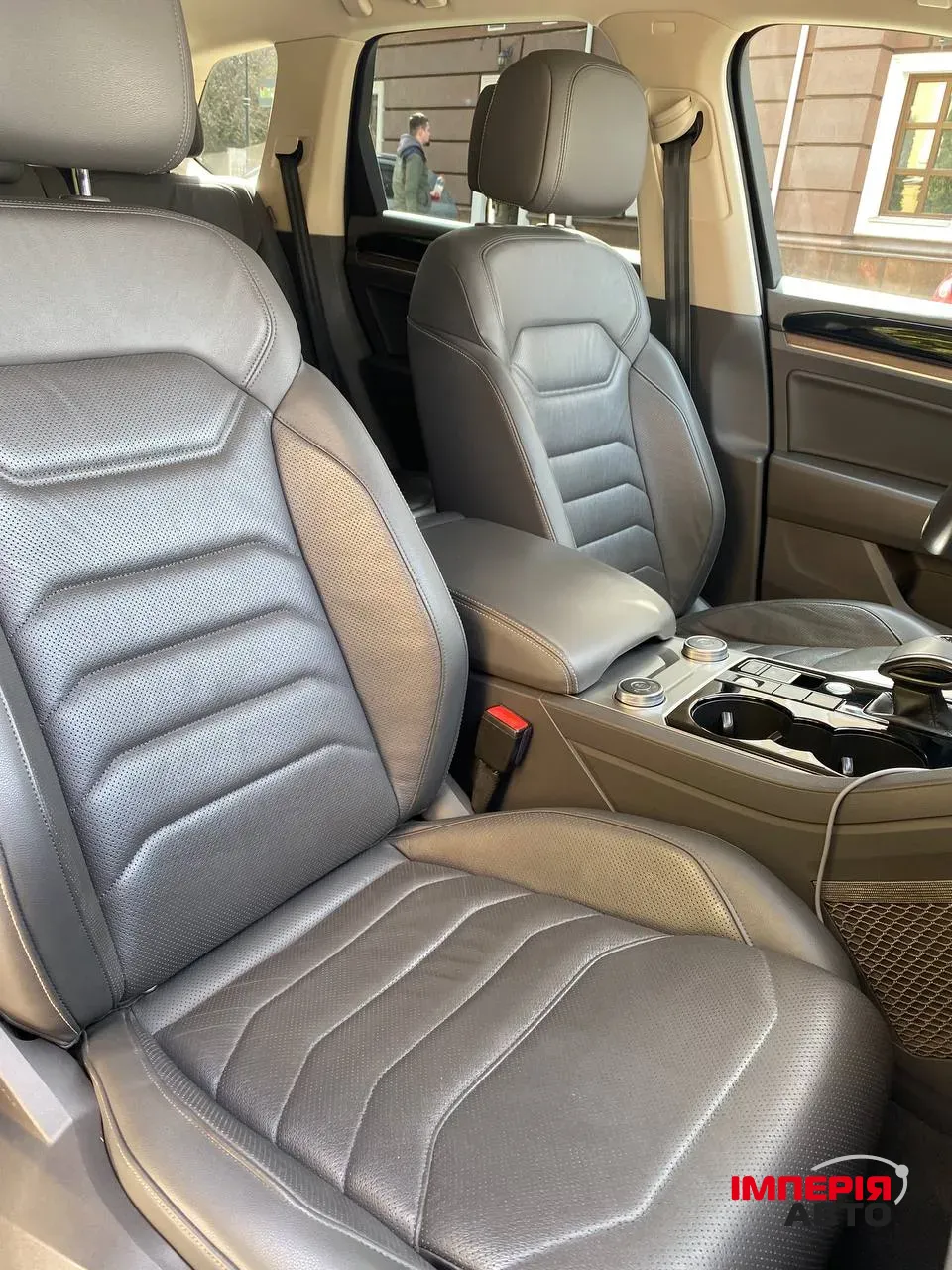 Volkswagen Touareg - фото 3
