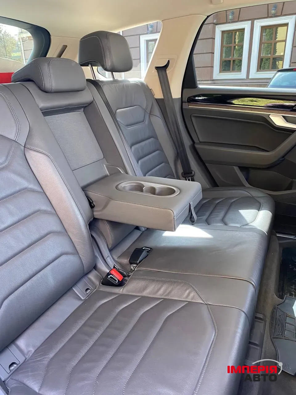 Volkswagen Touareg - фото 5