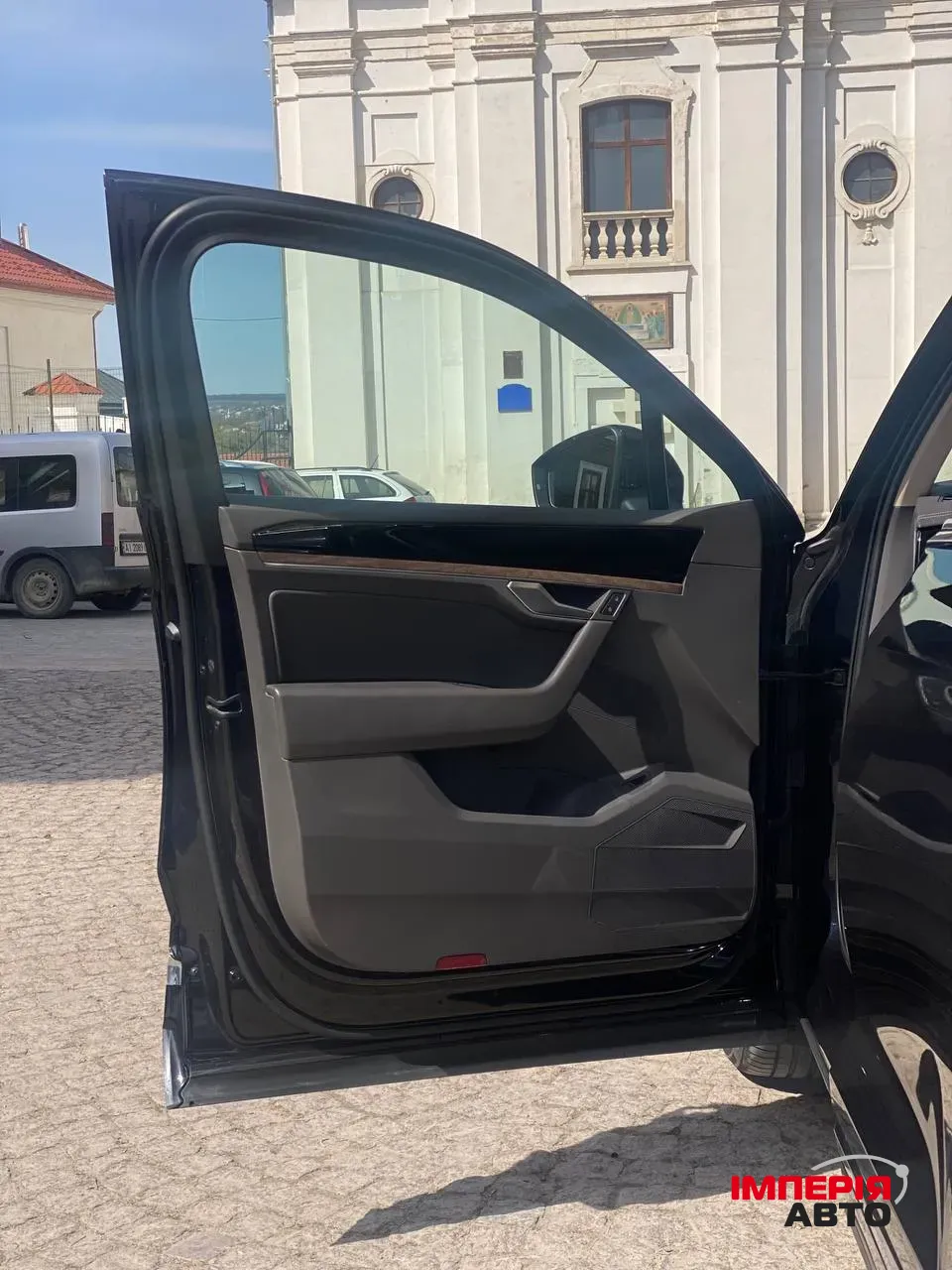 Volkswagen Touareg - фото 12