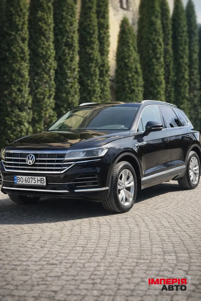 Volkswagen Touareg - фото 1