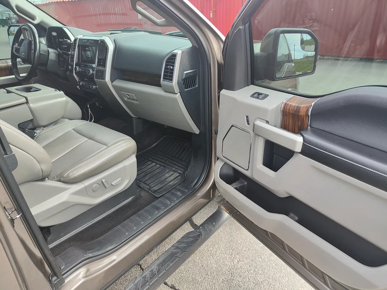 Ford F-150 - фото 12