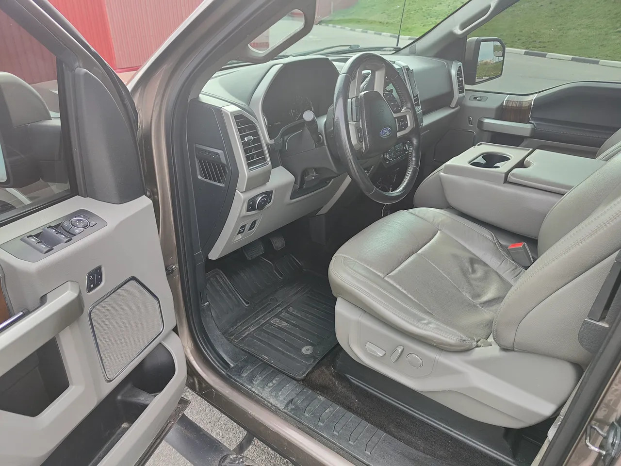 Ford F-150 - фото 15