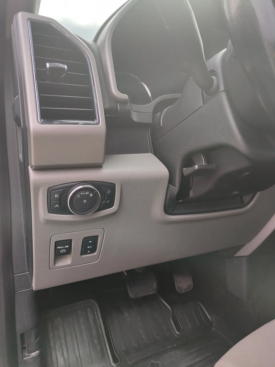 Ford F-150 - фото 17