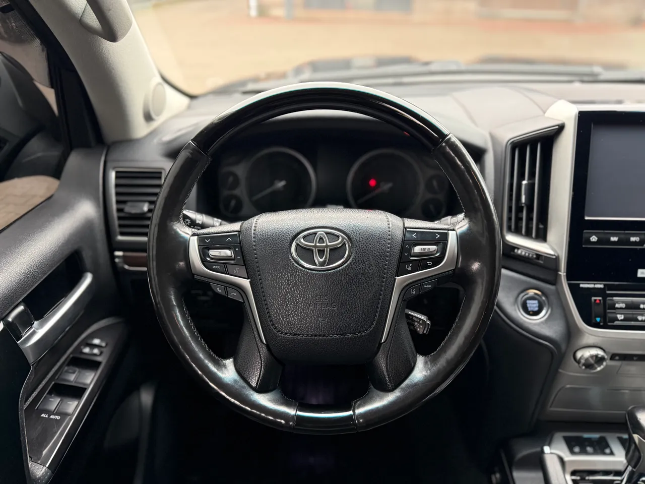 Toyota Land Cruiser - фото 16