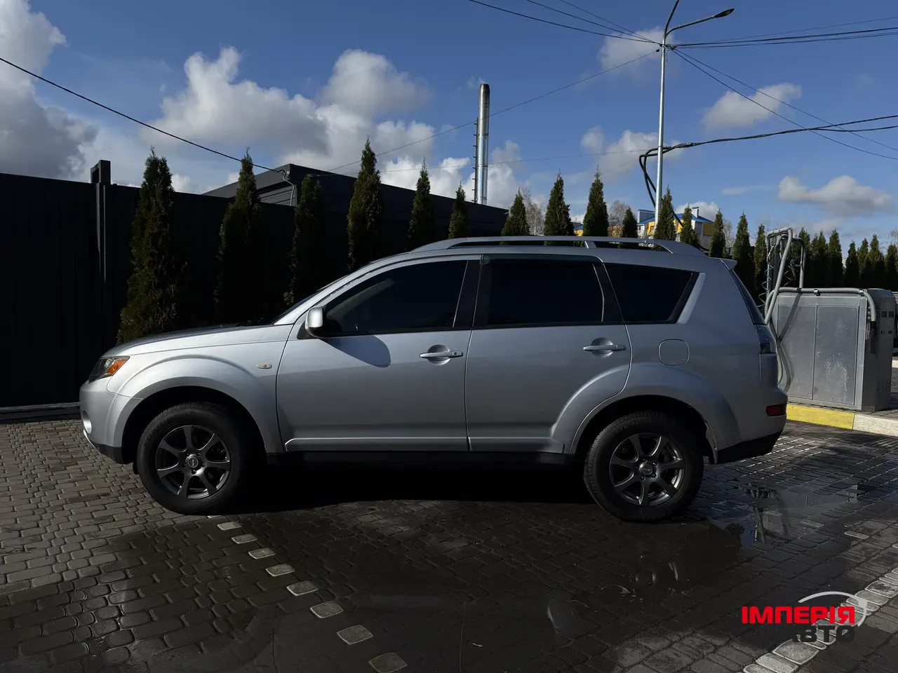 Mitsubishi Outlander - фото 2