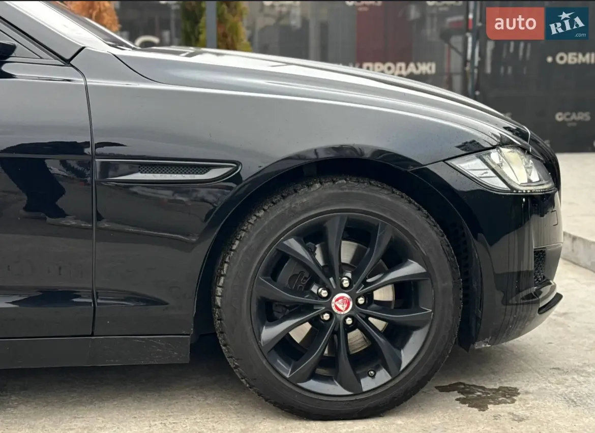 Jaguar XF - фото 5