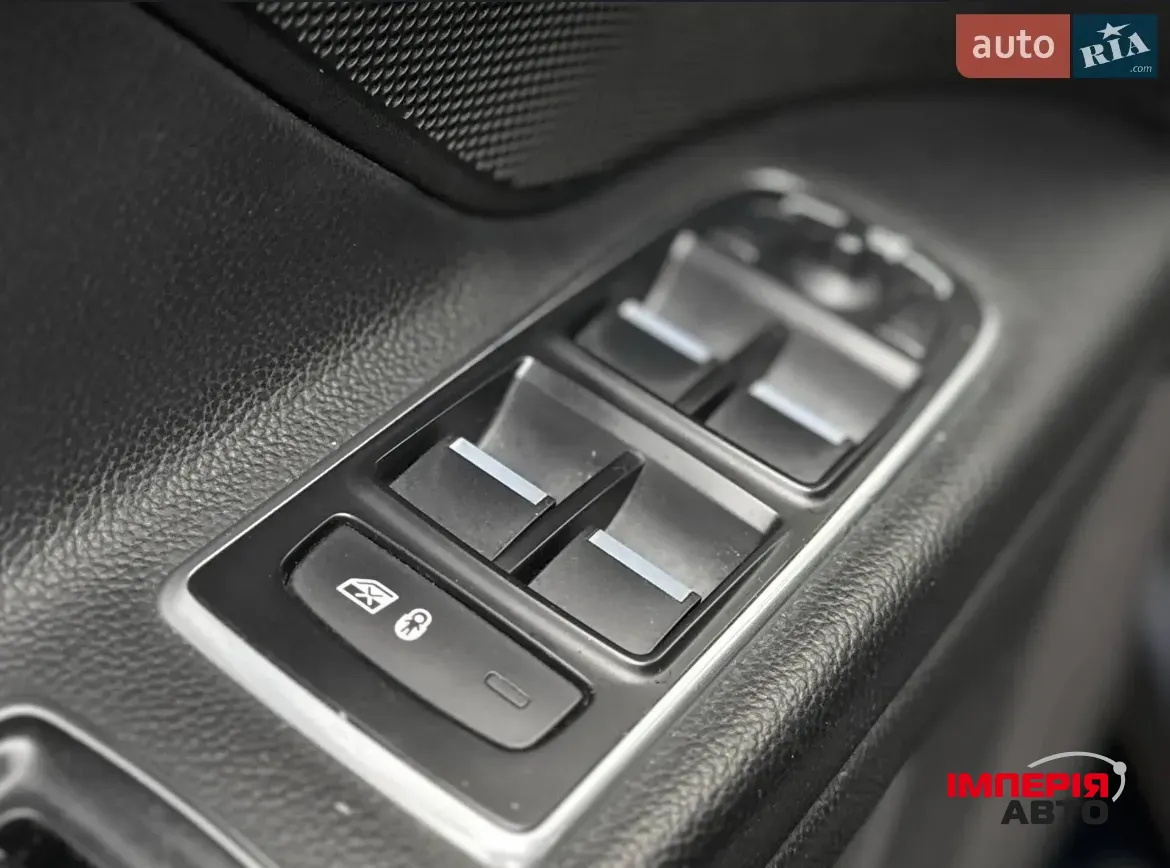 Jaguar XF - фото 11