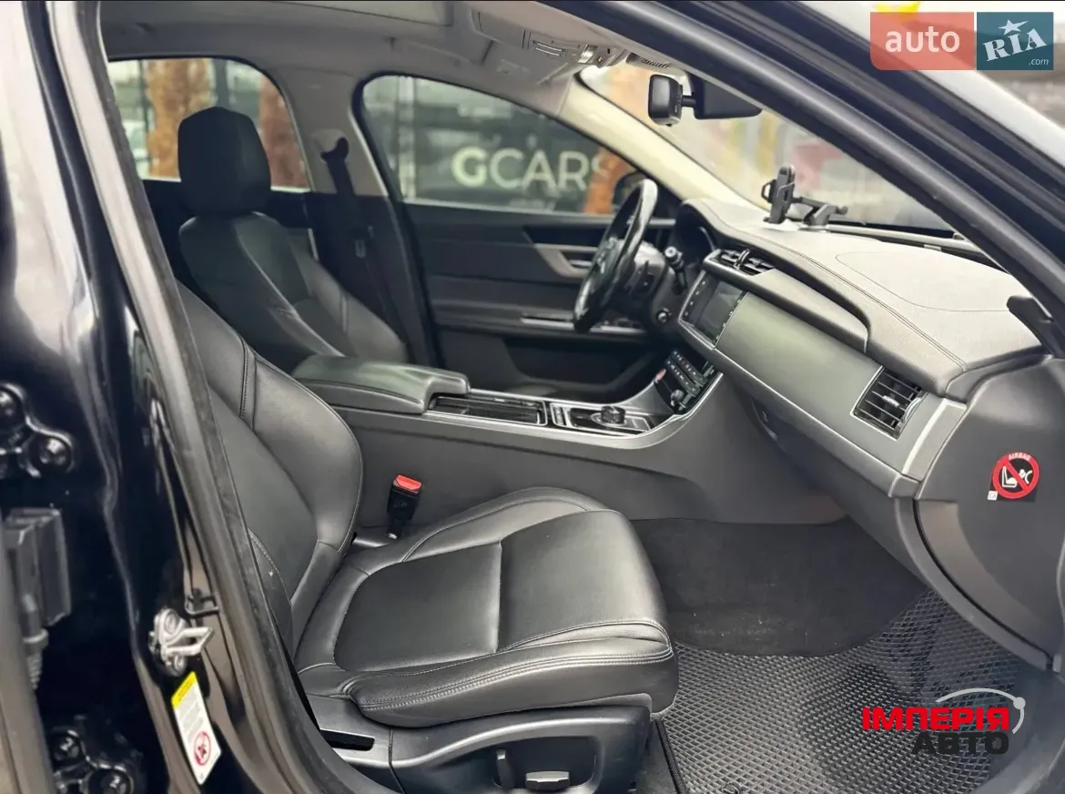 Jaguar XF - фото 21