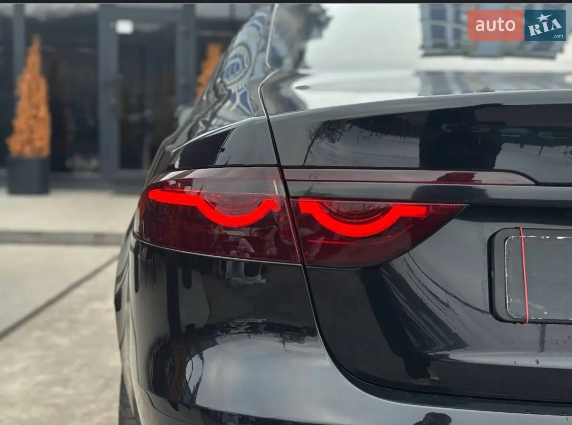 Jaguar XF - фото 4