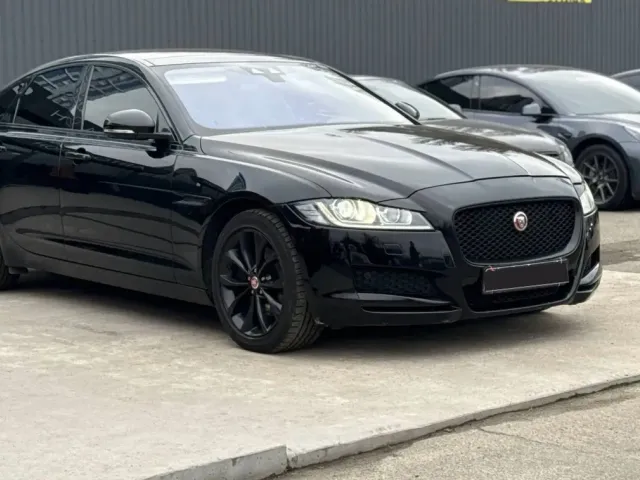 Jaguar XF - фото 1