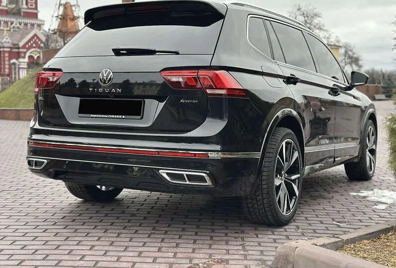 Volkswagen Tiguan - фото 4