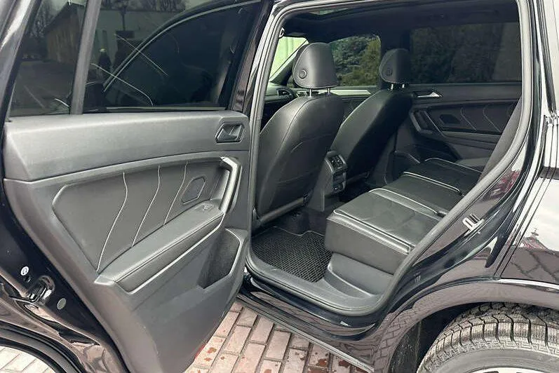 Volkswagen Tiguan - фото 12
