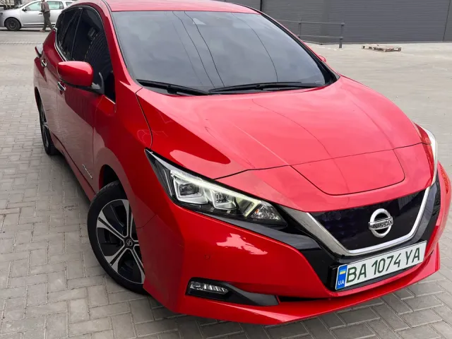 Nissan Leaf - фото 1