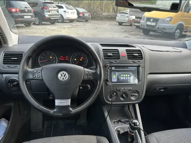 Volkswagen Jetta - фото 5