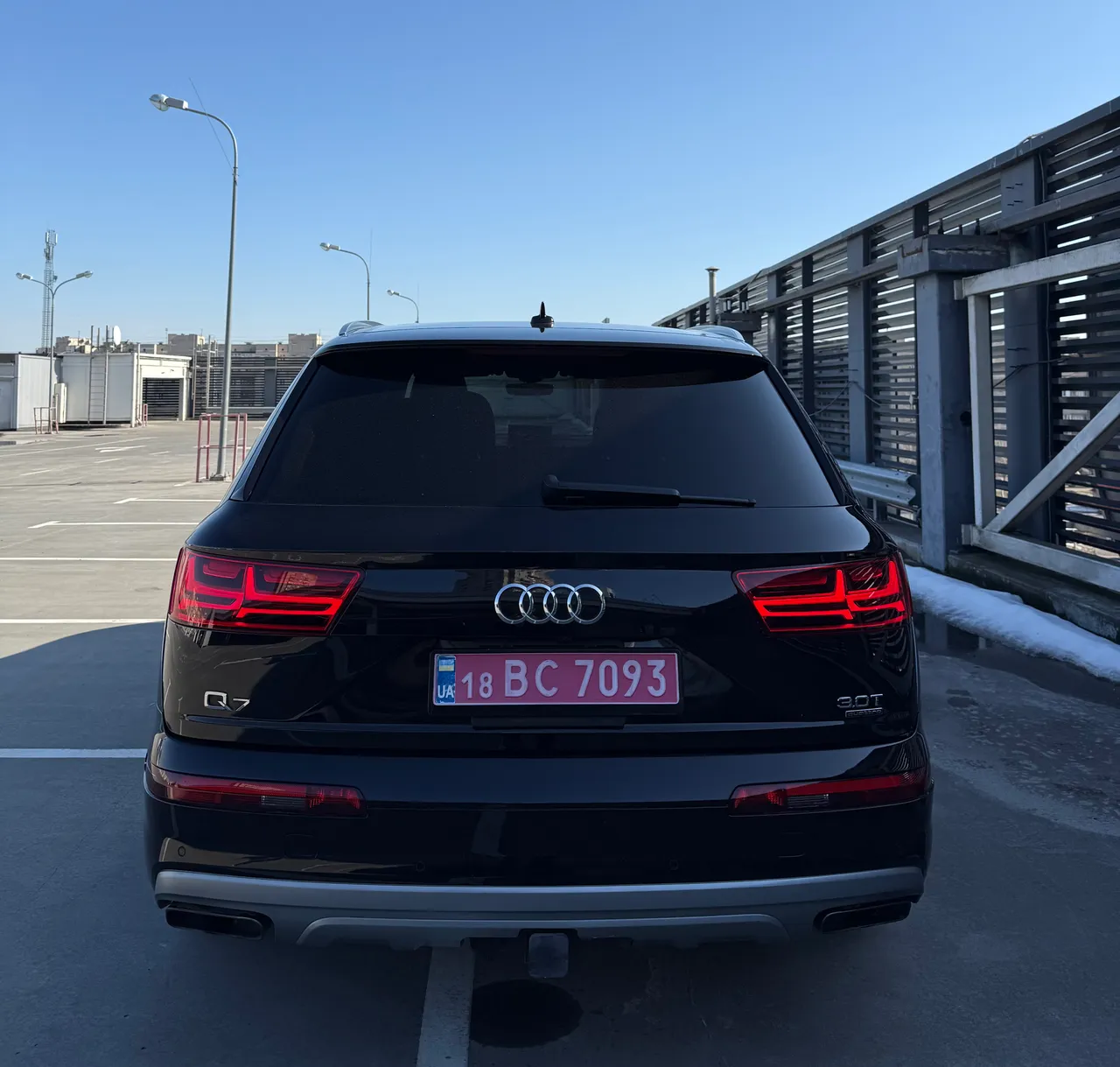 Audi Q7 - фото 6