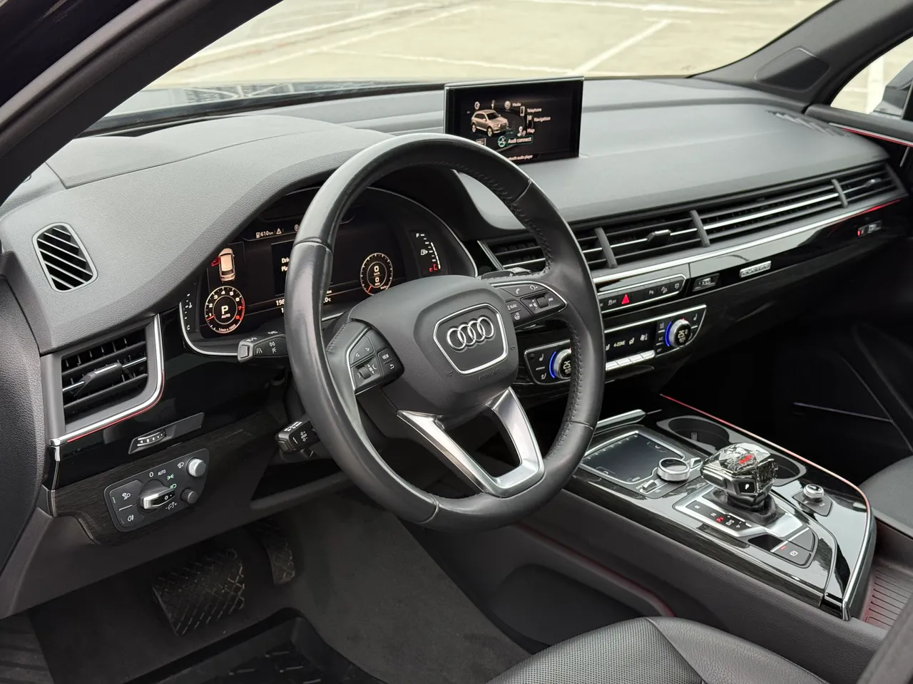 Audi Q7 - фото 7