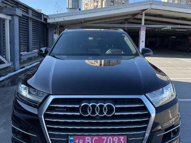 Audi Q7 - фото 2